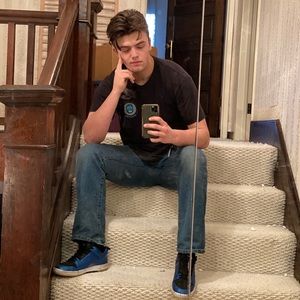 Meet your Posher, Kenneth